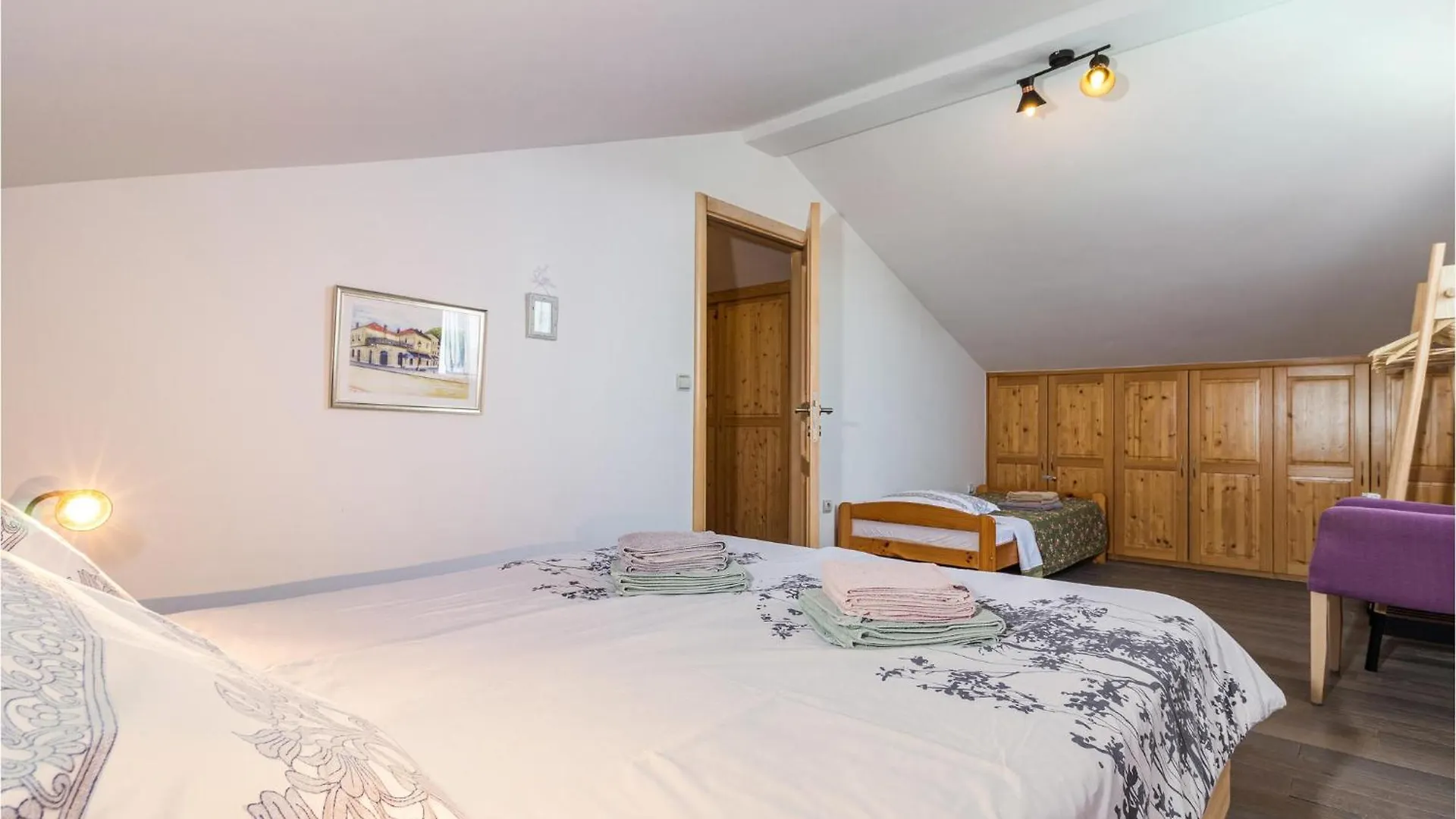Holiday home Lovely Home In Kastel With Kitchen