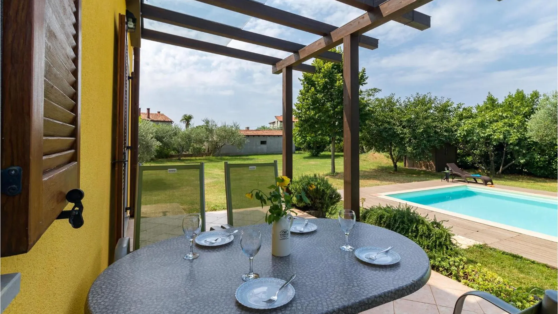 Lovely Home In Kastel With Kitchen 0*,  Chorvatsko