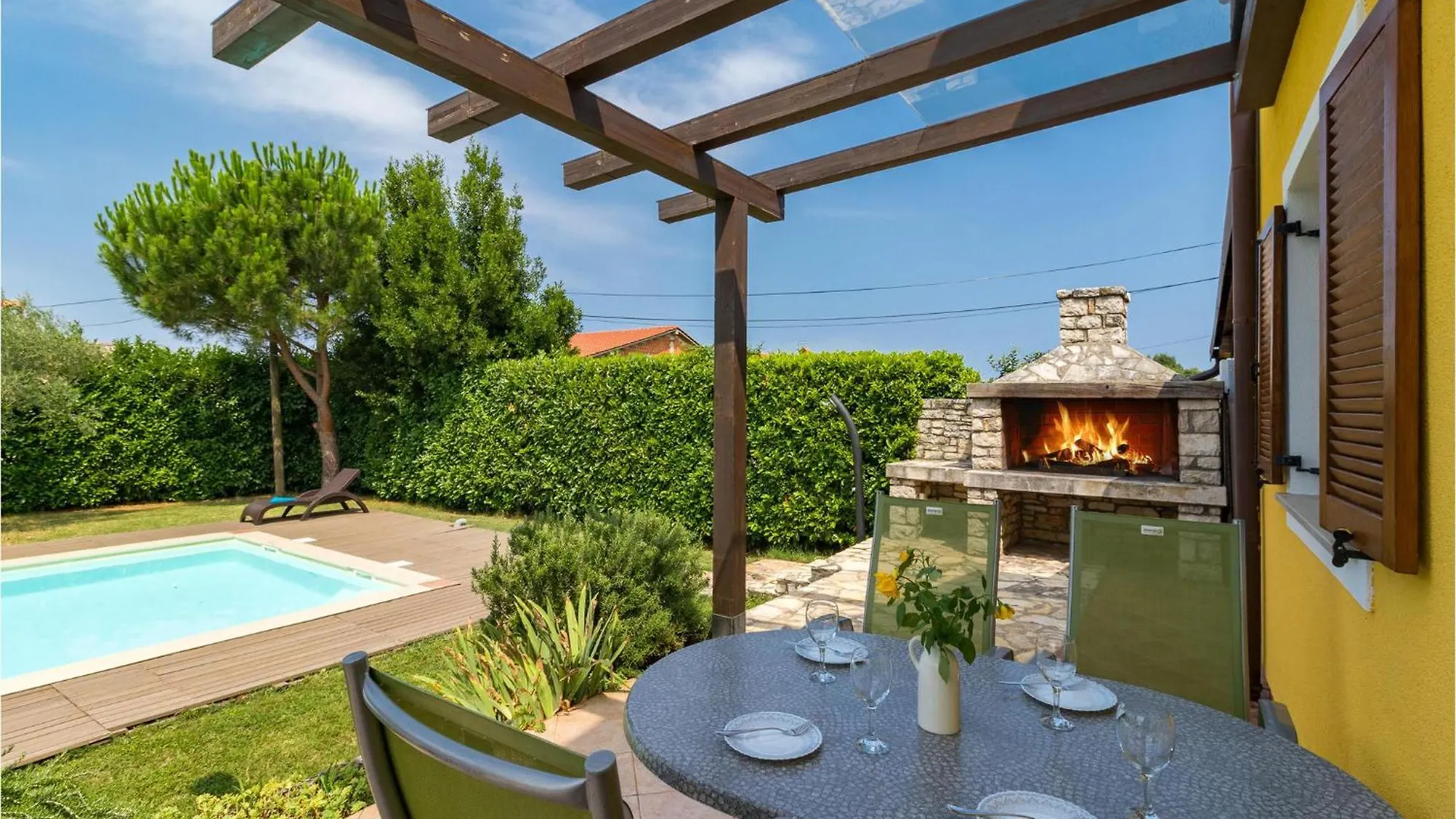 Holiday home Lovely Home In Kastel With Kitchen Croatia