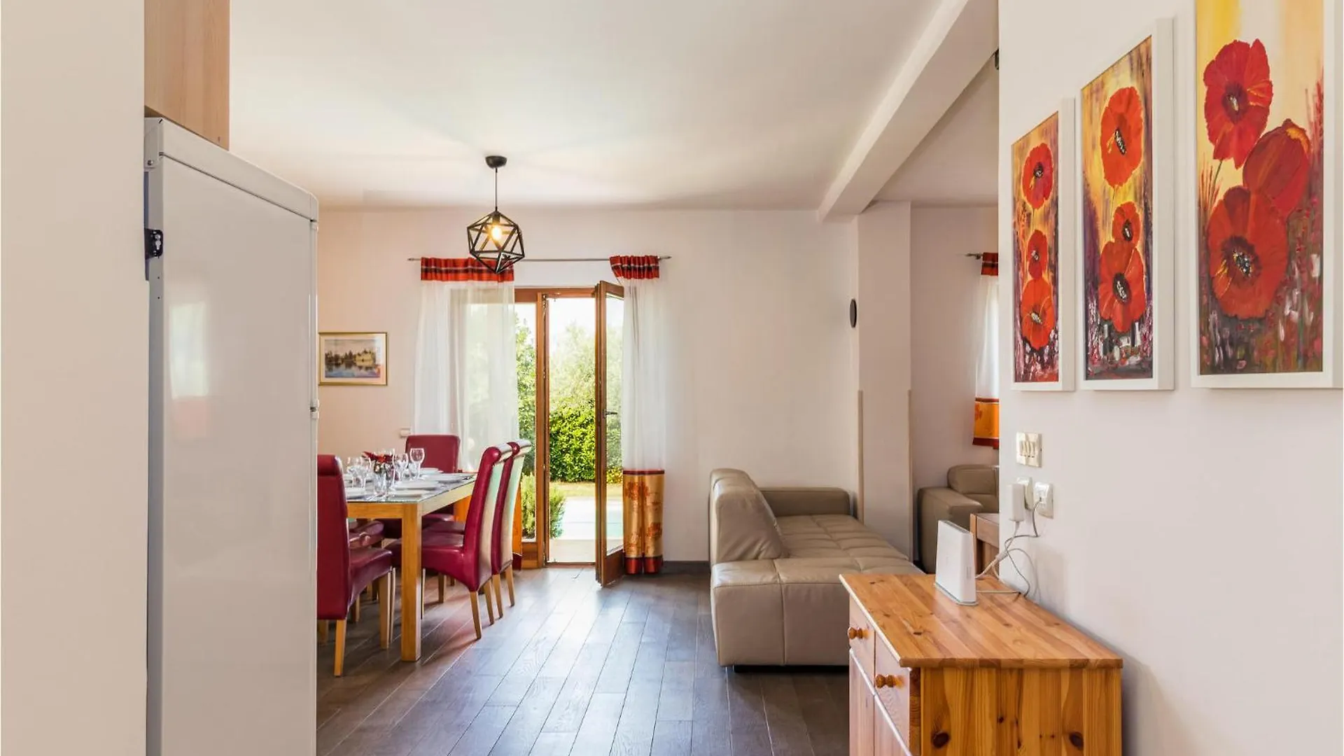 Holiday home Lovely Home In Kastel With Kitchen Croatia