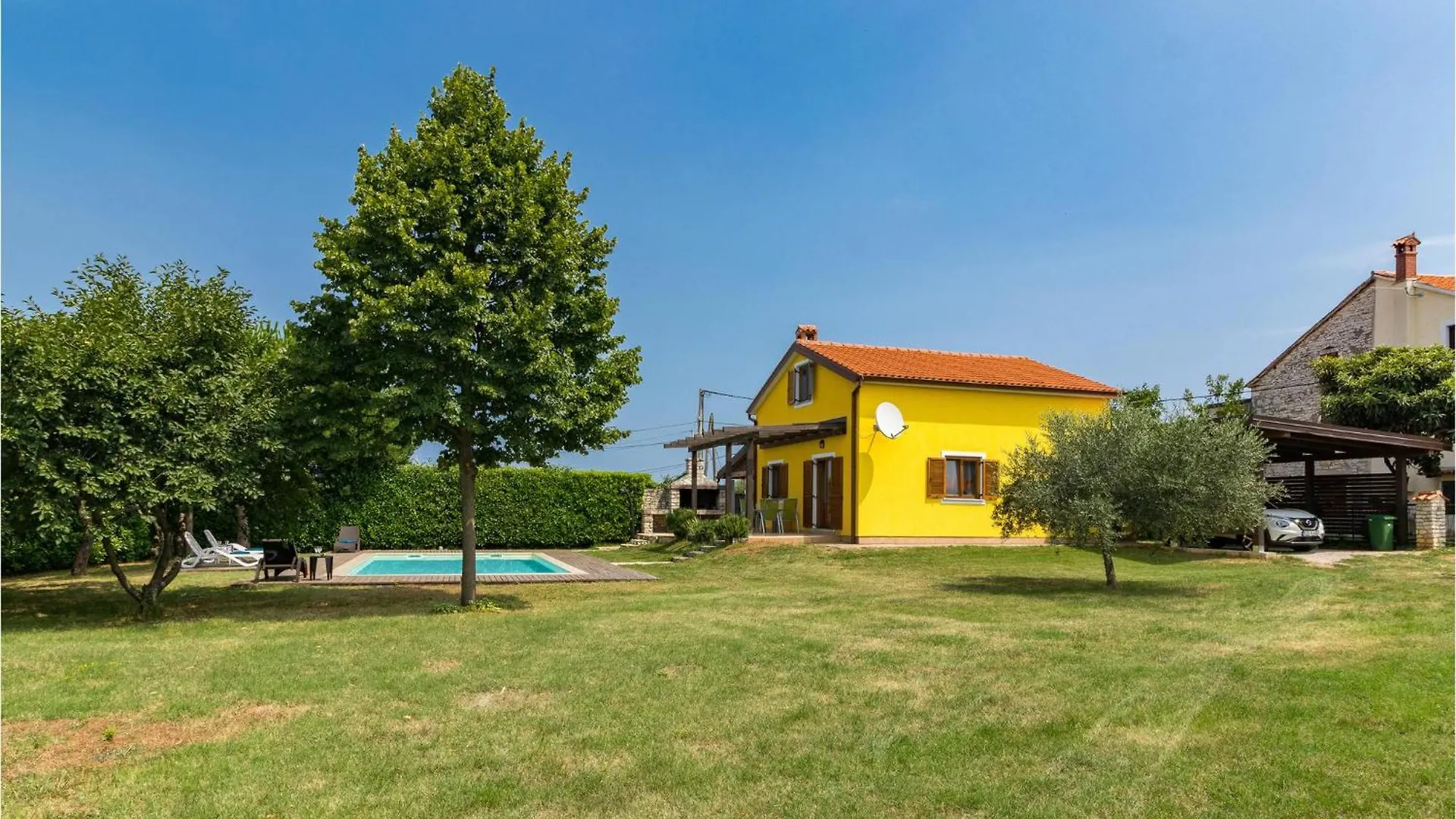 Holiday home Lovely Home In Kastel With Kitchen