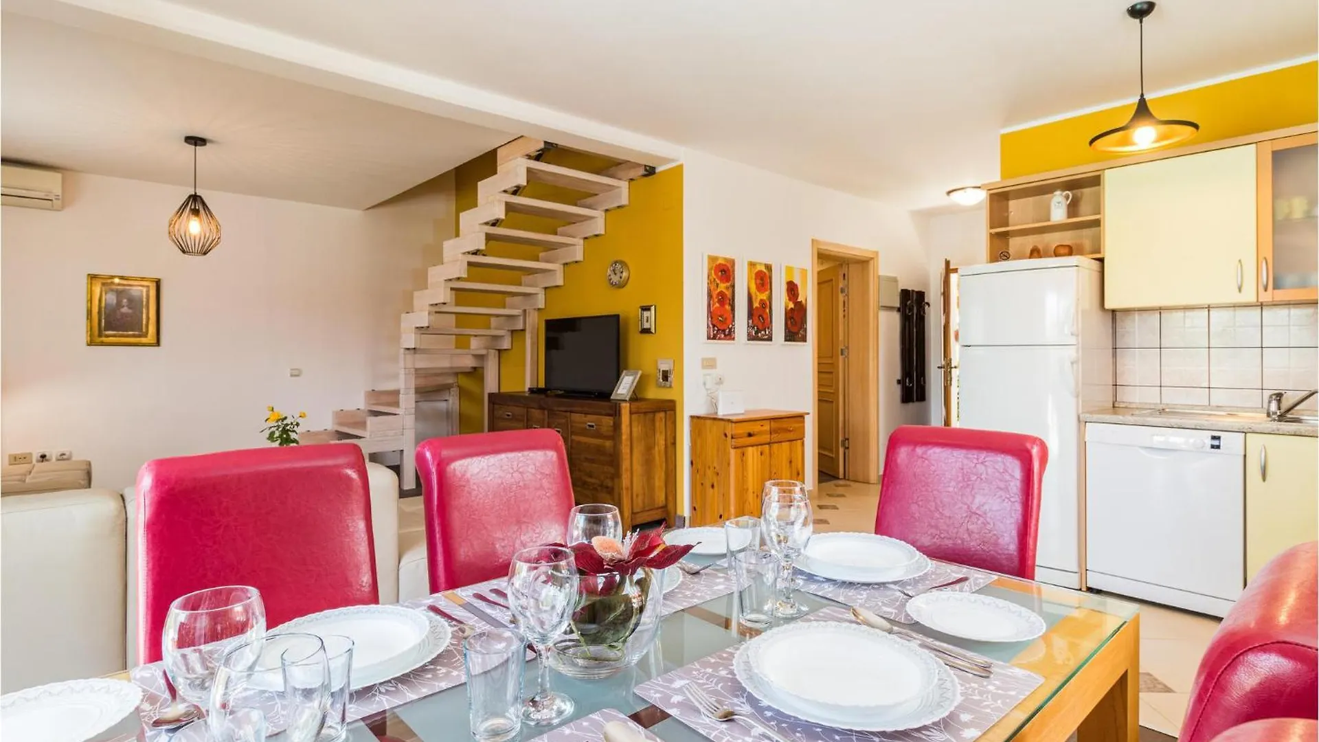 Holiday home Lovely Home In Kastel With Kitchen