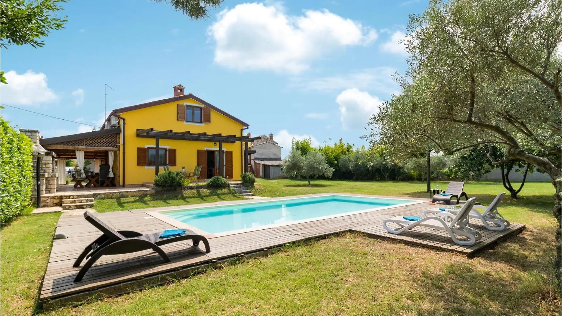 Lovely Home In Kastel With Kitchen 0*,  Chorvatsko