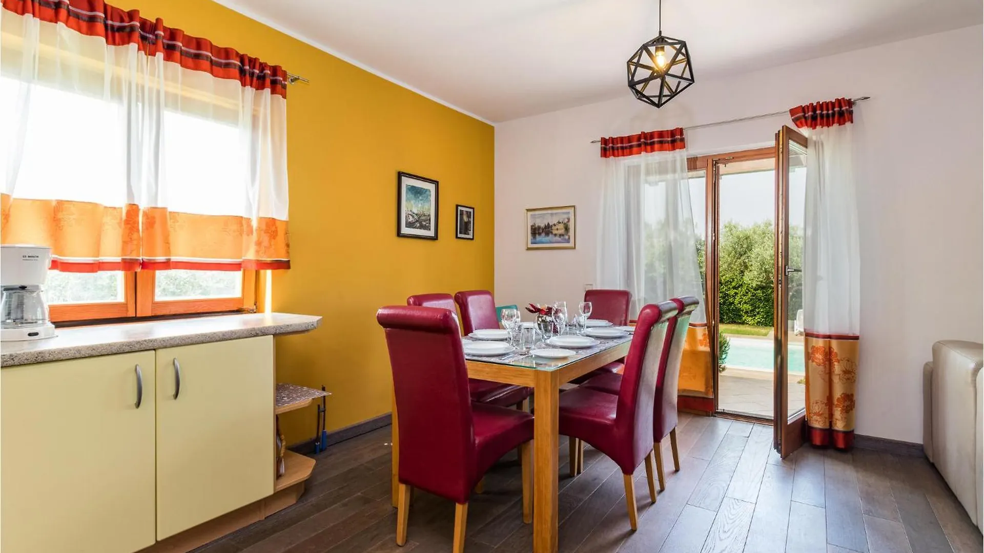 Semesterbostad Lovely Home In Kastel With Kitchen Kroatien